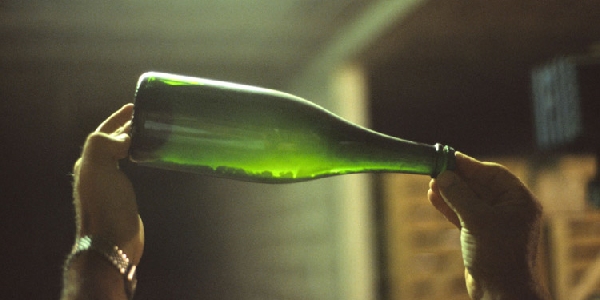 vin du dépôt comprenant des levures