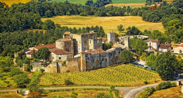 Paysage d'un village de la région d'Armagnac